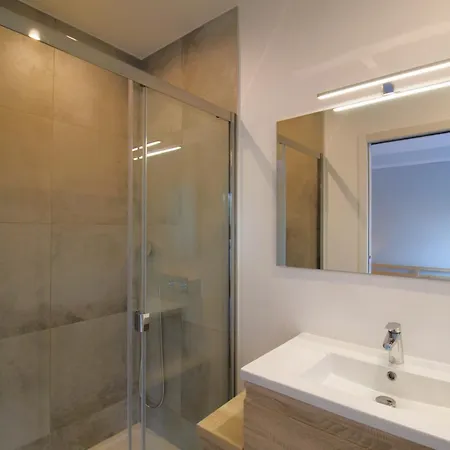 Dolce Pour 8 Personnes Avec Piscine Privee A Villa