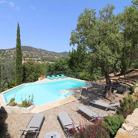 Dolce Pour 8 Personnes Avec Piscine Privee A Villa *